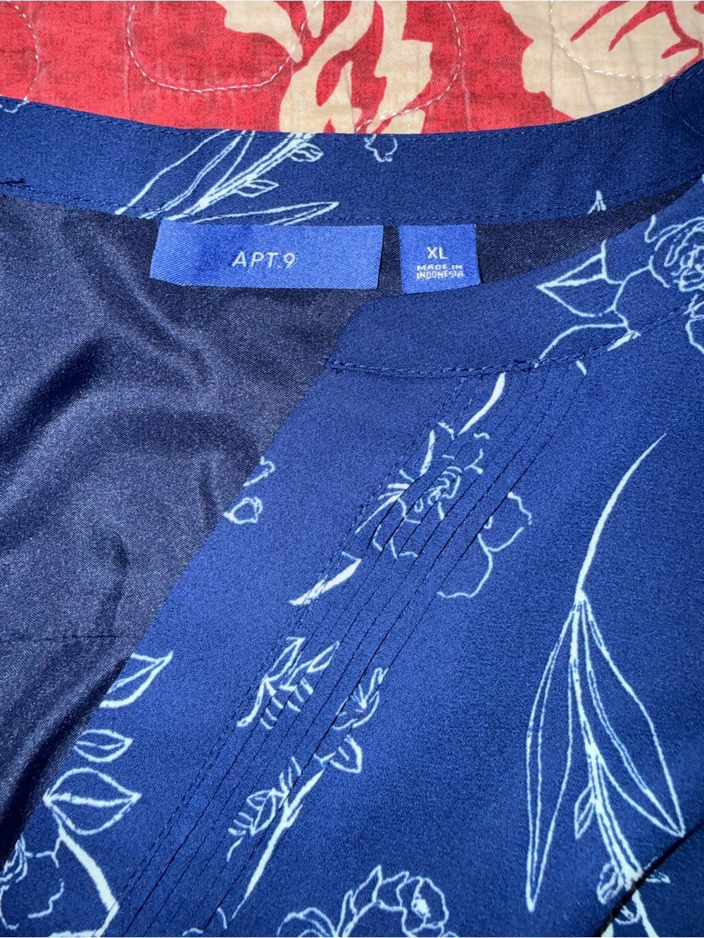 Apt. 9 Navy Floral Keyhole Blouse - Picture 4 of 4